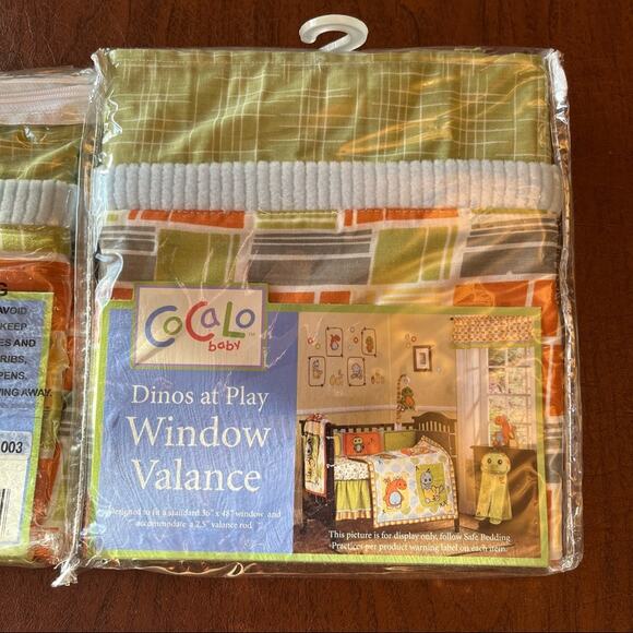 CoCaLo Dinos At Play Window Valance set of 2 Green - Picture 7 of 11